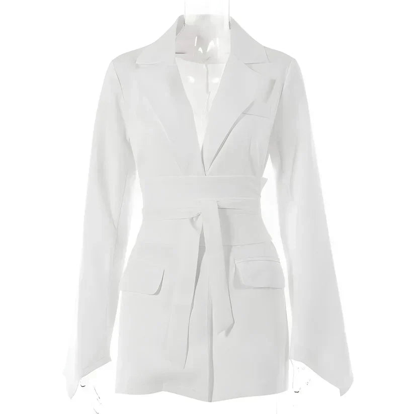 Damesblazer met ceintuur voor een elegante uitstraling